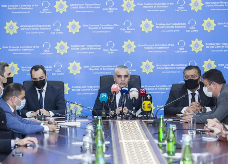 "e.customs.gov.az" portalı və "Smart Customs" mobil tətbiqinin yeni versiyalarının təqdimatı keçirilib 