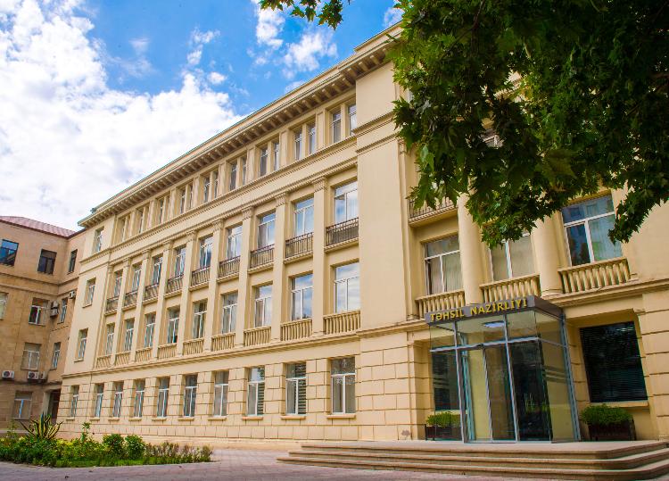 Bağçada uşağa şiddət göstərən qadın İŞDƏN ÇIXARILDI 