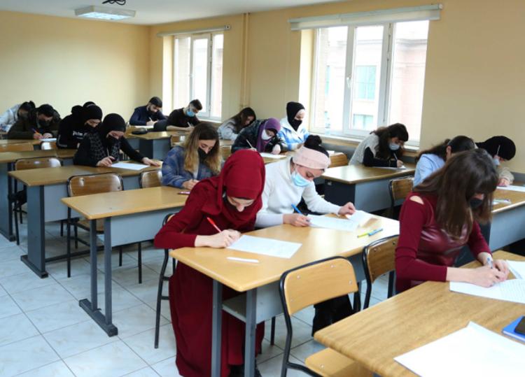İlahiyyat İnstitutunda qış imtahan sessiyası başlayıb 