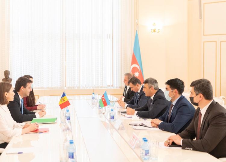 Kənd təsərrüfatı naziri İnam Kərimov Moldova nümayəndə heyətini qəbul edib 