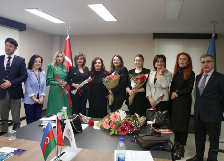 ADDF-nun dəstəyi ilə Ankara şəhərində qadınların sosial və hüquqi problemlərinə həsr olunmuş "Zərif güclülər" layihəsinin təqdimatı keçirilib - FOTO
