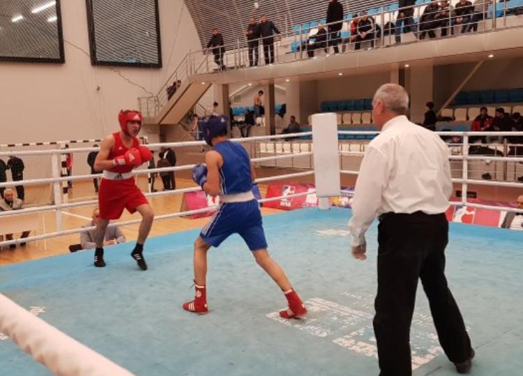 Azərbaycan birinciliyində 63 komandanın 327 boksçusu mübarizə aparacaq 