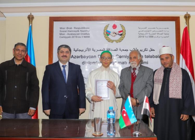 Misir-Azərbaycan Dostluq Cəmiyyətində müdavimlərə diplomlar təqdim edilib 