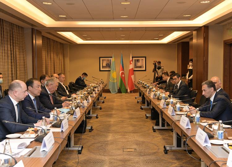 Состоялась встреча между Азербайджаном и Казахстаном по развитию сотрудничества в сфере транспорта - ФОТО