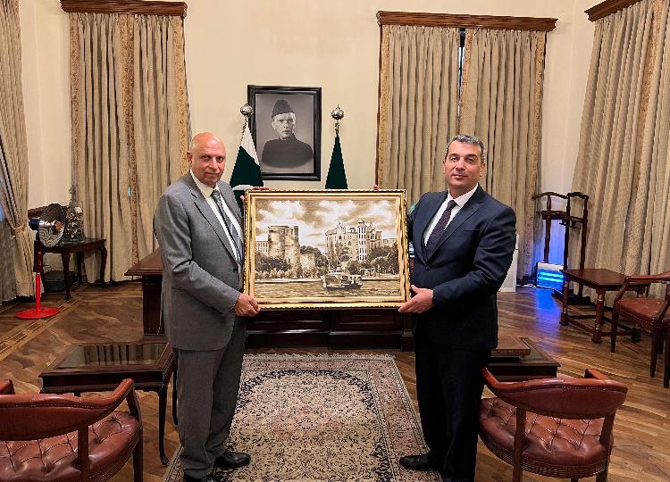 Səfir Xəzər Fərhadov Pakistanın Pəncab əyalətinin valisi ilə görüşüb 