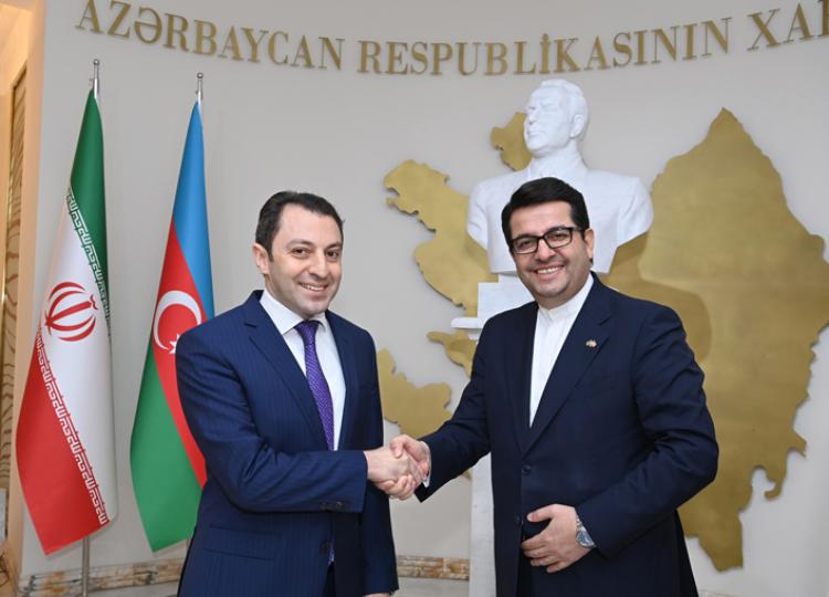 Azərbaycan və İran arasında diplomatik münasibətlərin qurulmasının 30-cu ildönümü münasibətilə tədbir və sərgi keçirilib - FOTO