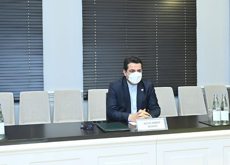 Təhsil naziri İranın ölkəmizdəki fövqəladə və səlahiyyətli səfiri ilə görüşüb - FOTO