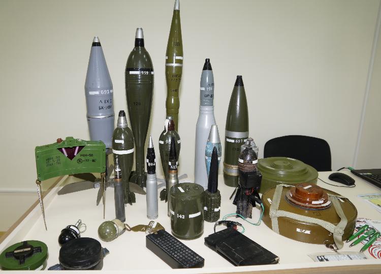 Şagirdlər üçün partlayıcı sursatların təhlükəsinə dair maarifləndirmə tədbiri keçirilib - FOTO