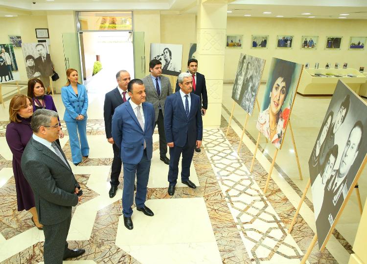 Zərifə Əliyevanın anım günü ilə bağlı tədbir keçirilib - FOTO