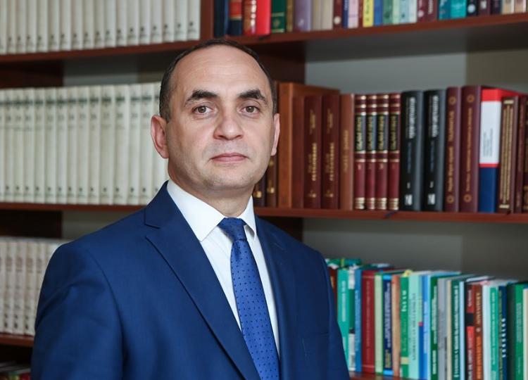 Ceyhun Məmmədov: Milli-mənəvi dəyərlərimizin qorunmasında və inkişafında ana dilimizin rolu böyükdür 