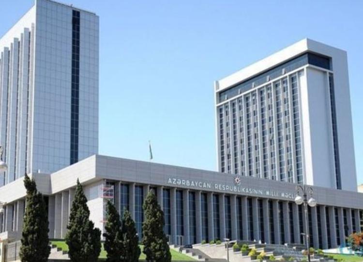 Milli Məclis Aparatında kadr dəyişiklikləri olub 