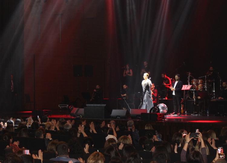 Sibel Canın konsertində şəhidlərimizin xatirəsi yad edildi 