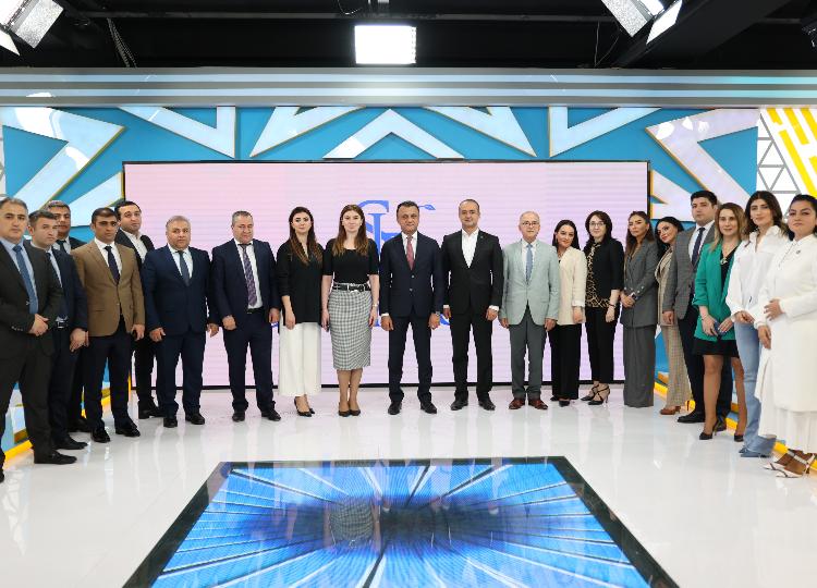 TƏBİB-in tabeli tibb müəssisələrində çalışan tibbi və qeyri-tibbi personal üçün vahid geyim forması müəyyən edilib - FOTO