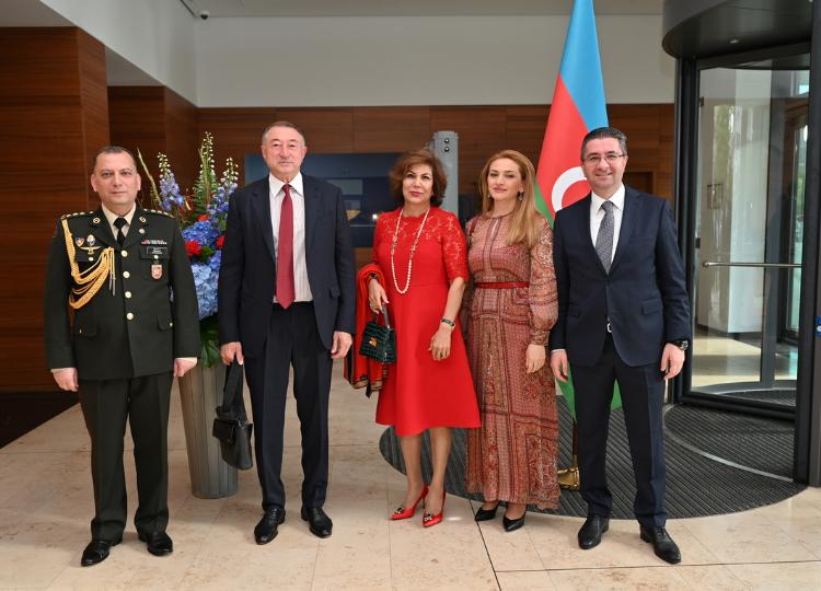 Berlində yeni istifadəyə verilmiş Azərbaycan Mədəniyyət Mərkəzində 28 may - Müstəqillik Günü ilə bağlı tədbir keçirilib - FOTO