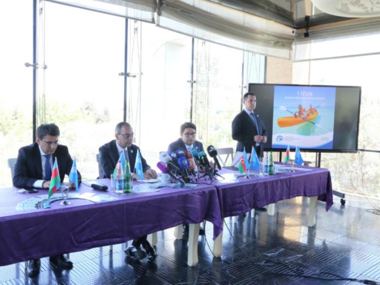 Avarçəkmə uzun illərdən sonra yenidən Bakı sularında - FOTO