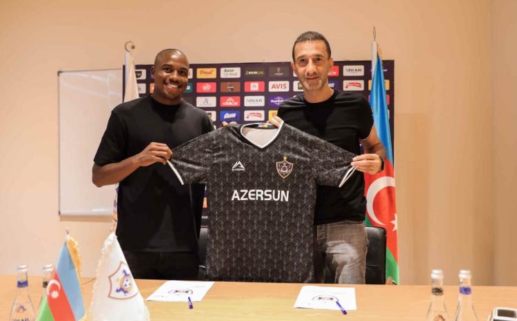 "Qarabağ" klubu Julio Romaonu transfer edib 