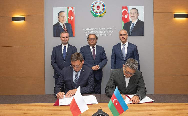 Nazir müavini Rəhman Hümmətov Polşanın infrastruktur nazirinin müavini ilə görüşüb 