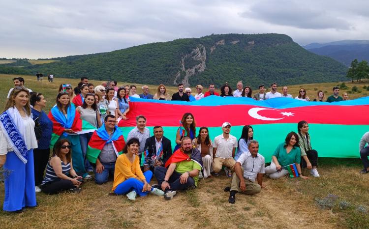 Diaspor nümayəndələrinin Şuşaya beşinci səfəri başa çatıb 