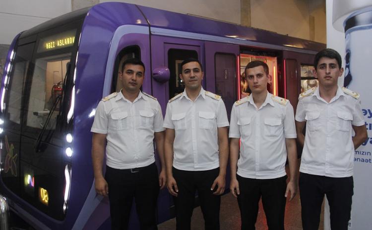 Daha 4 gənc metropolitenin ən tanınmış peşəsinə yiyələnib 