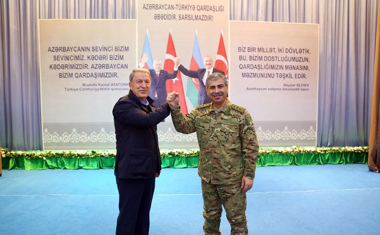 Министр обороны Азербайджана посетит Турцию 