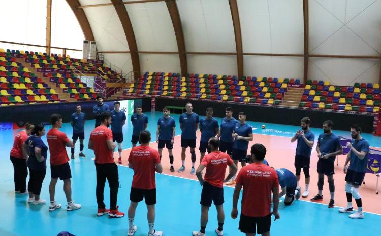 İslam Həmrəyliyi Oyunlarında iştirak edəcək kişi voleybolçular təlim-məşq toplanışını başa vurub 