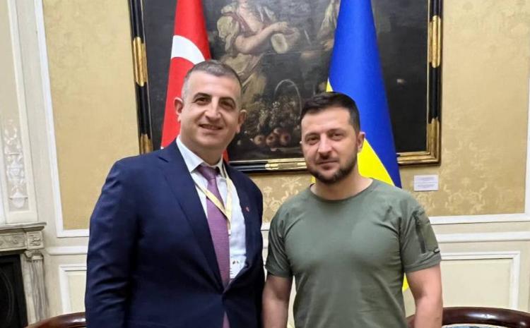 Zelenski Haluk Bayraktarı mükafatlandırıb 