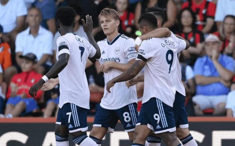 "Arsenal" vahid liderdir 
