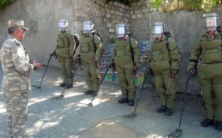 В городе Лачине, селах Забух и Сус осуществляются меры по инженерному обеспечению 