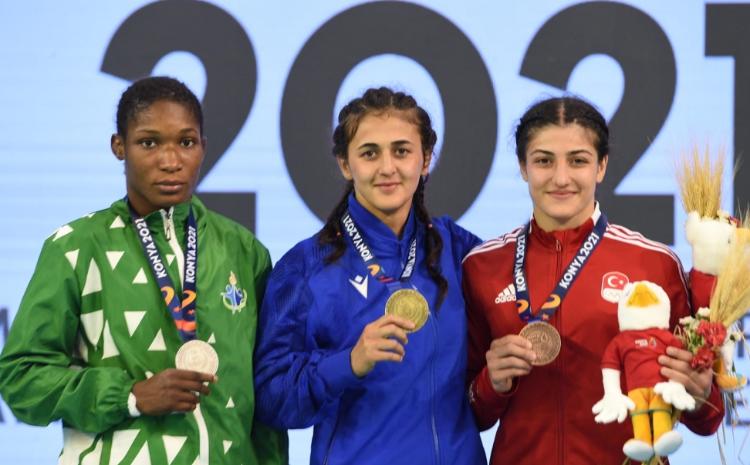 Qadın güləşçimiz Jalə Əliyeva V İslamiadada qızıl medal qazanıb 