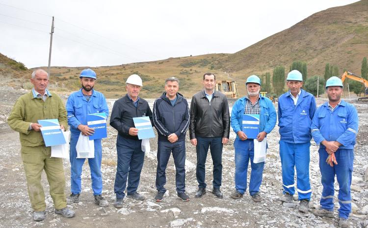 Baş direktor qazlaşdırılma işləri ilə yerindəcə tanış oldu 