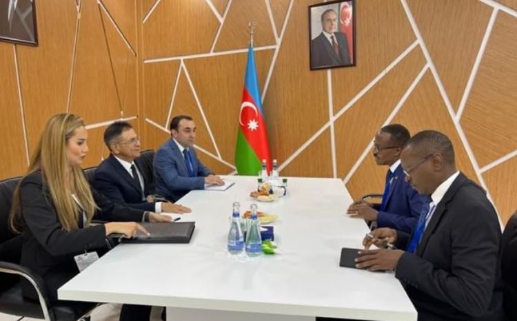 Mədət Quliyevin Ruandanın müdafiə naziri Albert Murasira ilə görüşü baş tutub 