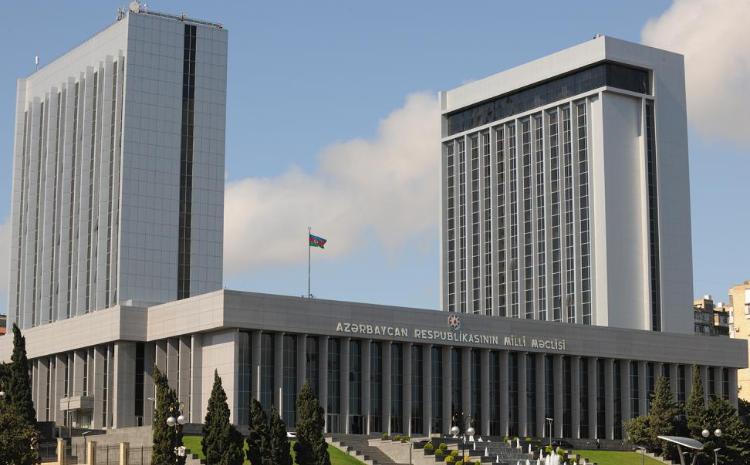 Daha 10 partiya "Siyasi partiyalar haqqında" yeni qanunla bağlı təkliflərini Milli Məclisə təqdim edib 