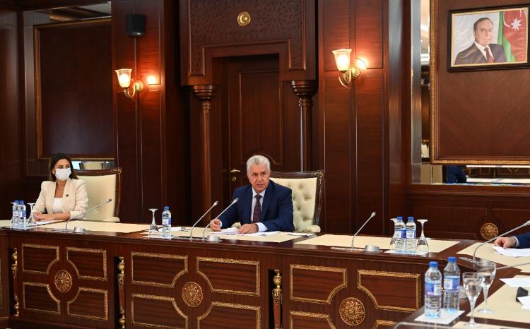 Milli Məclisin İctimai birliklər və dini qurumlar komitəsinin iclası keçirilib 