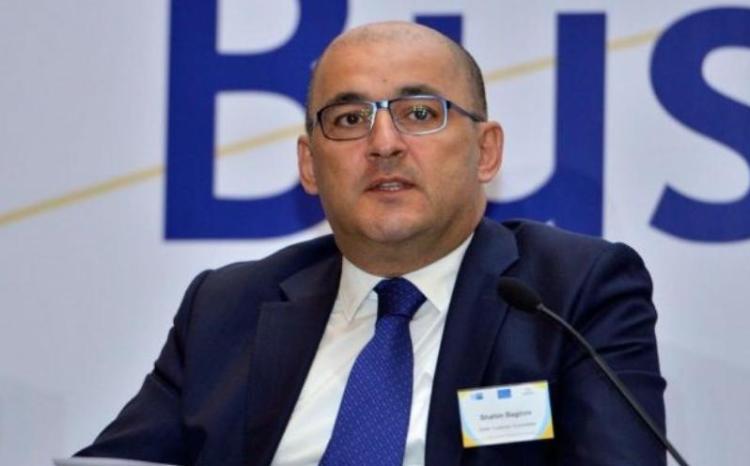Şahin Bağırov narkotik istifadə edən gömrükçüləri işdən çıxartdı 
