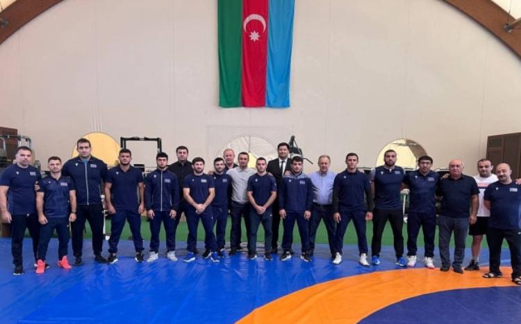 Yunan-Roma güləşi üzrə millinin DÇ üçün heyəti açıqlanıb 