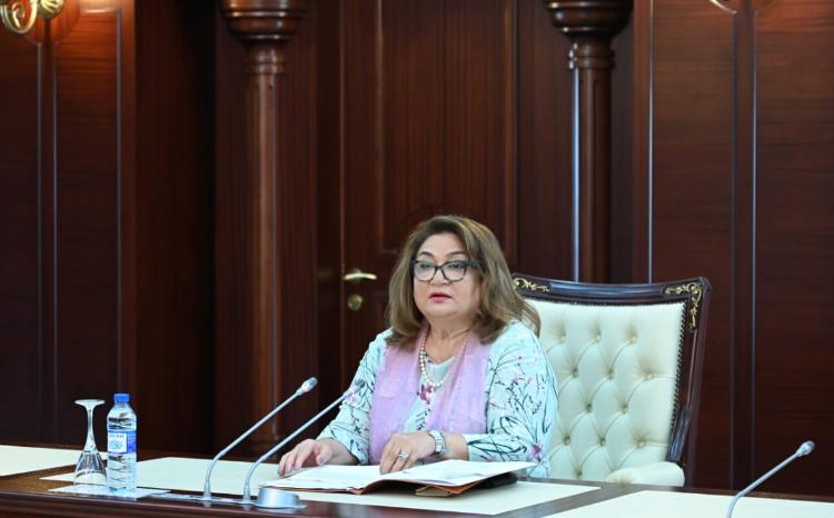 Milli Məclisin Ailə, qadın və uşaq məsələləri komitəsinin 2022-ci ilin payız sessiyasında ilk iclası keçirilib 