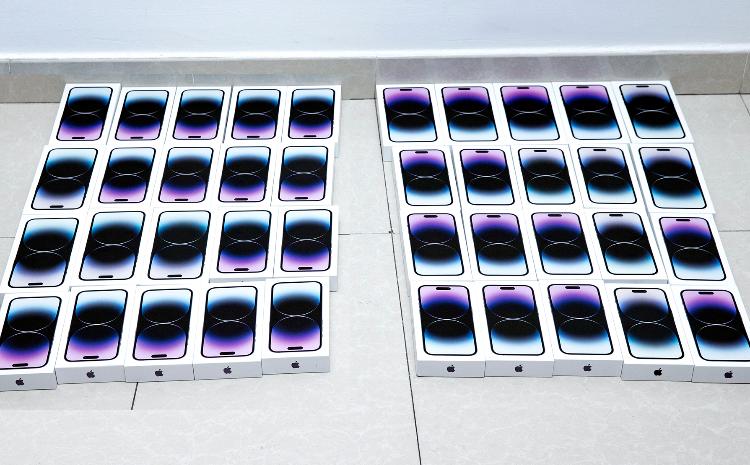Külli miqdarda "iPhone" markalı mobil telefonlar aşkar edilib 