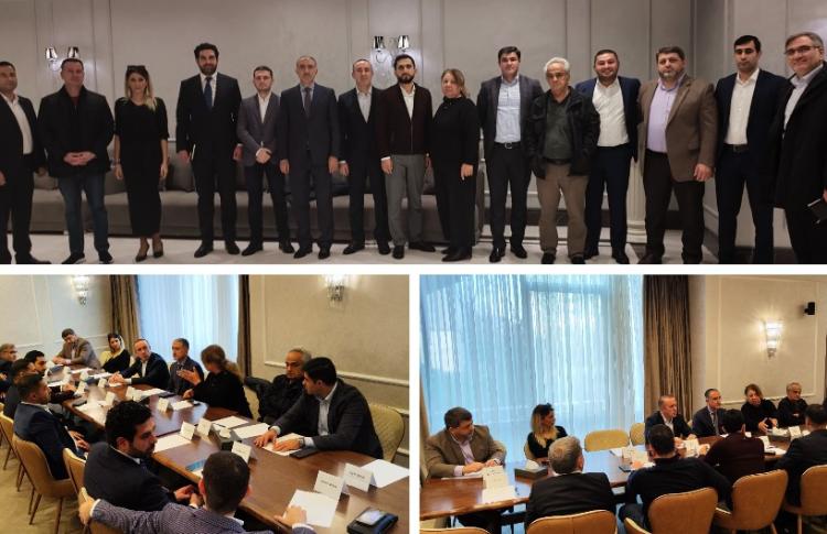 Açıq məkanda fəaliyyət göstərən iri reklam operatorlarının ilk birgə toplantısı baş tutub 
