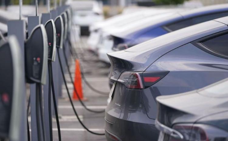 Elektromobillərin idxal rüsumundan azad edilməsi bazara necə təsir edəcək? 