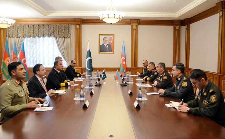 Azerbaijan Defense Minister met with the Chief of the Naval Staff of the Pakistan Navy 