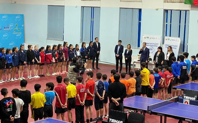 Yeniyetmə və gənc stolüstü tennisçilərin ölkə kuboku yarışına start verilib 