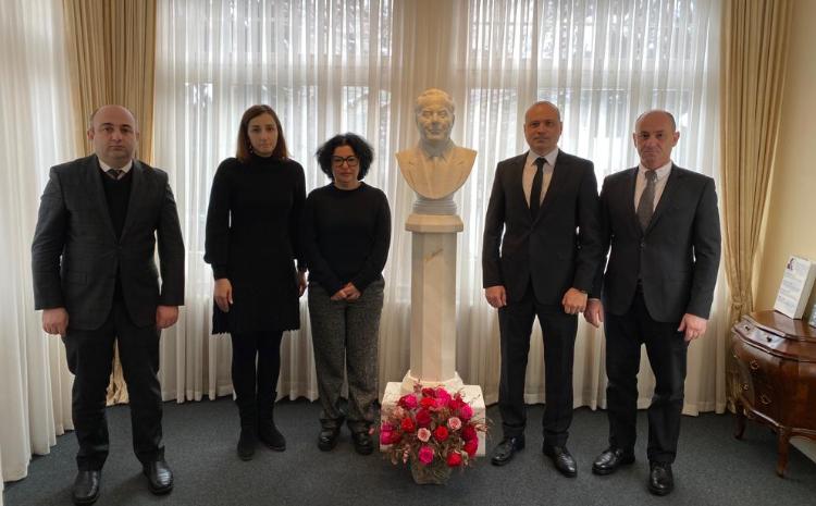 AR-in İsveçrədəki səfirliyində ulu öndər Heydər Əliyevin anım günü qeyd olunub 