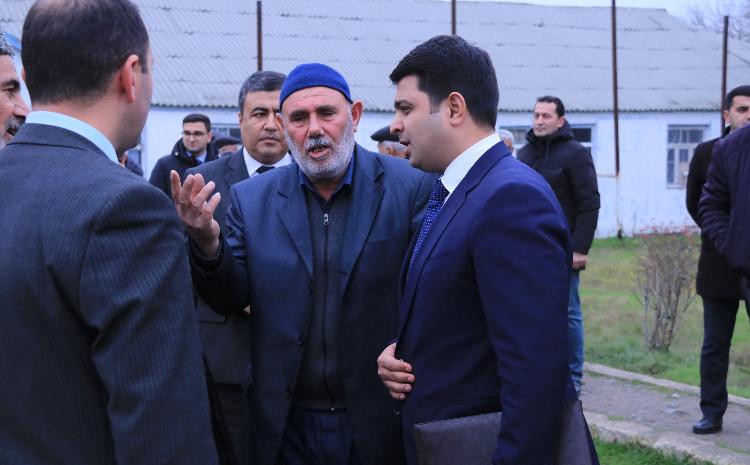 İcra başçısı vətəndaşlarla görüşüb 