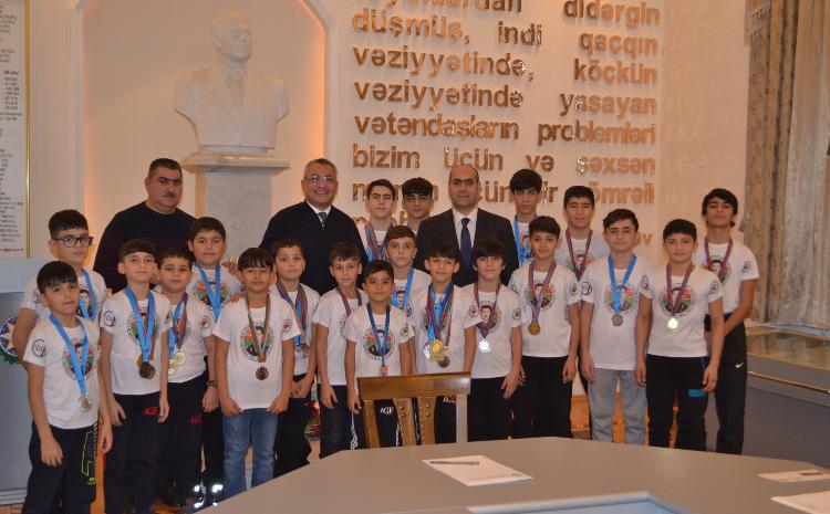 Dövlət Komitəsində məcburi köçkün yeniyetmələrlə görüş keçirilib 