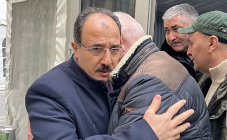 Cahit Bağçı şəhid Orxanın yas mərasimində 