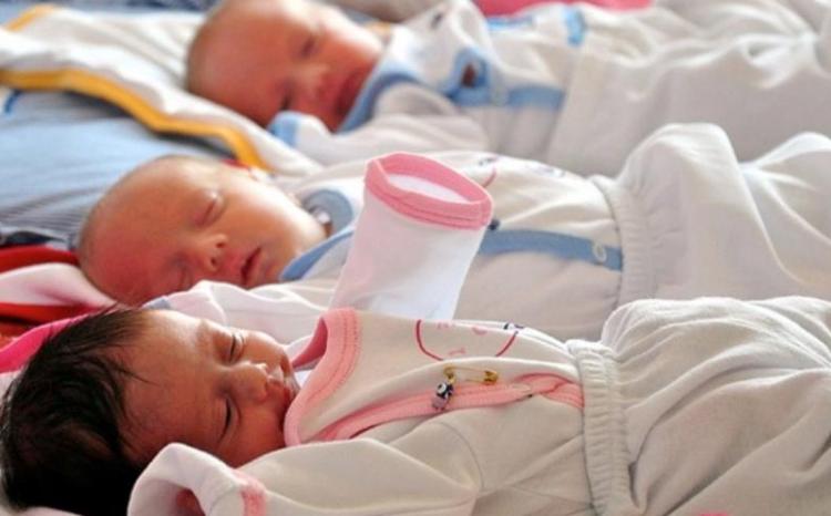 Yeni doğulan uşağa görə verilən sosial müavinət 200 manat artırıldı 