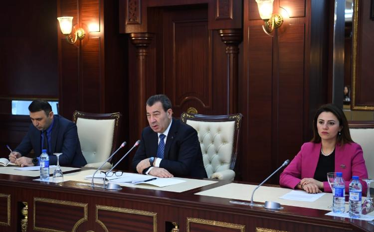 Beynəlxalq münasibətlər və parlamentlərarası əlaqələr komitəsinin iclasında 