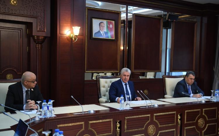 İctimai birliklər və dini qurumlar komitəsinin iclası keçirilib 