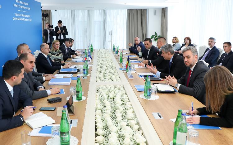 Yaşıl enerjinin inkişafı və ötürülməsi üzrə dörd ölkənin nazirlərinin ilk iclası keçirilib 