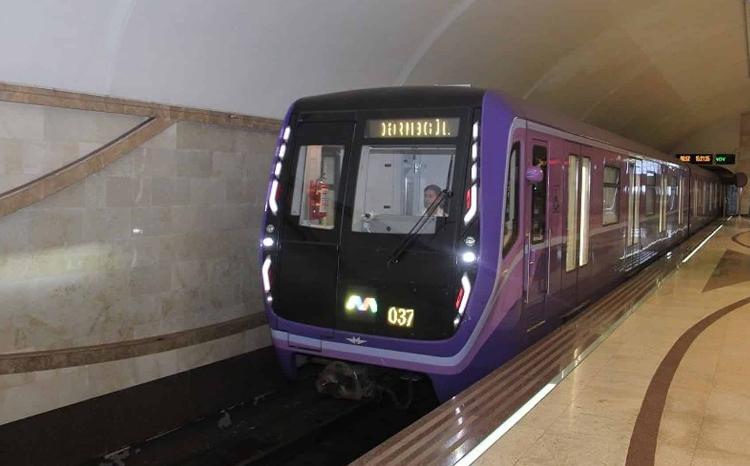 Bakı metrosunda sərnişin dünyasını dəyişib 